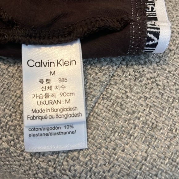 Calvin Klein race back sports bra - Picture 2 of 4